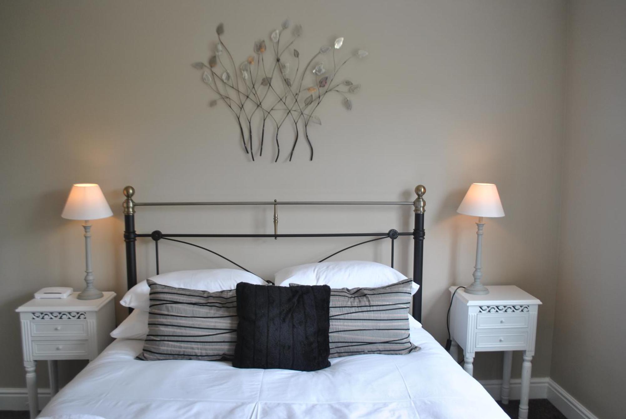 Lord Raglan House Apartments 2Br With Parking ウィンザー エクステリア 写真